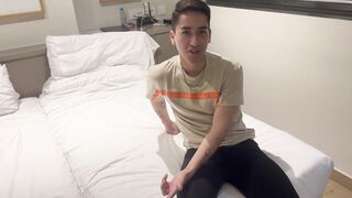 Hetero stud tempts lad bubblebutt