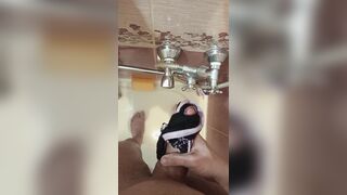 Трусики моей сводной сестры хорошо подходят для дрочки