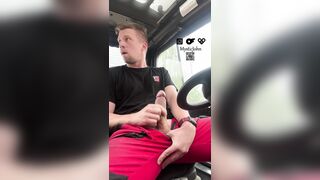 Hasty hanjob in forklift work