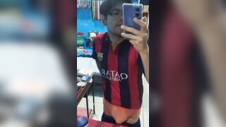 FUTBOLISTA DE MÉXICO CON ENORMES BULTOS DE SU VERGA EN CUTOFFS ???? FÚTBOL Y HABLANDO RICO
