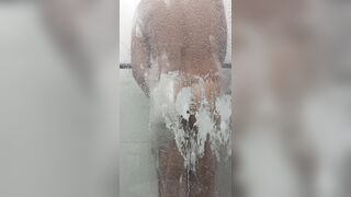 Putinha Tomando Banho