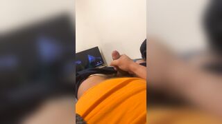 Nubile Latino wanks off before work