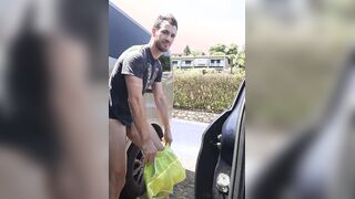 Switch in public naked man