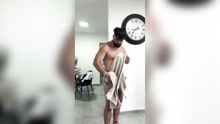 אין על מקלחת טובה לא?
