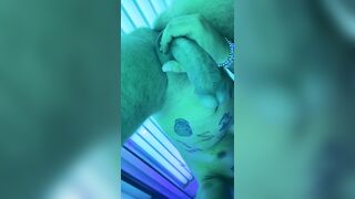 MILKING OFF IN SOLARIUM FAT TROUSER SNAKE HAVING JOY PEGGING