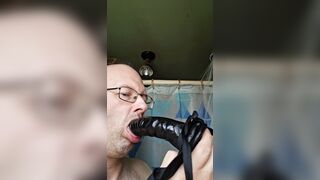 Deep throating on a fuck stick in the douche