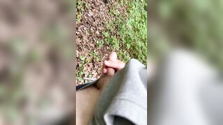 W lesie z nadzieją że jakaś dziewczyna dołączy