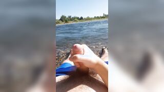 Public Onanism At The Sea + Pop-shot