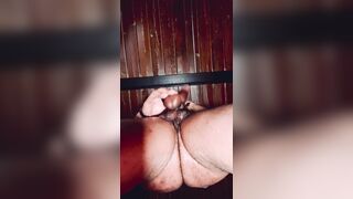 STANDING MASTURBATING GROWL Oi