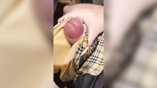 女友達のブラにぶっかけ射精