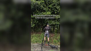 Los Hombres cuando entran al baño a mitad del entrenamiento