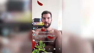 Tiktok streamer Jay Mason accidentally showcases fat manstick on live flow