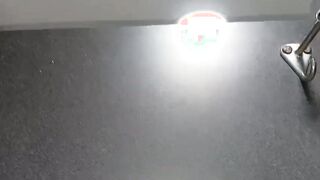 No podia creer la verga grande que vi en el baño publico