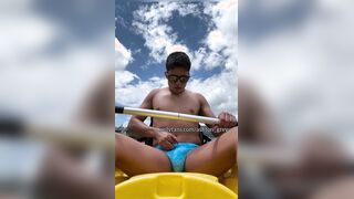 selfsuck on the kayak