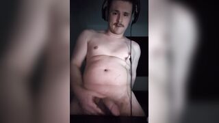 Gamer Stepbro Wanking His Gamer Pecker!