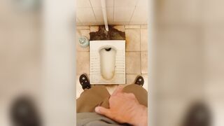 I fap off and jism in a messy public wc