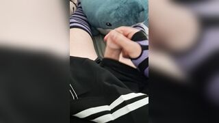Милый фембойчик дрочит и тихо стонет
