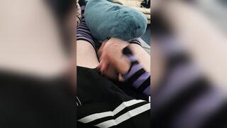 Милый фембойчик дрочит и тихо стонет