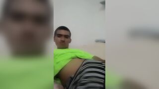 Estoy solo amor, por que no vienes y me acompañas