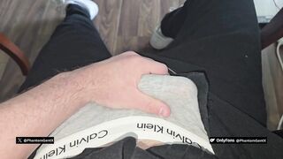PhantomGentX – Geiler Deutscher Dad macht Dirtytalk im Chefsessel.. fängt an zu wichsen