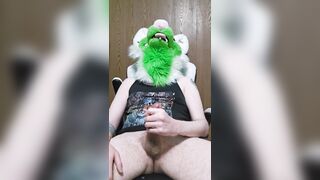 mutt wooly draining a flow out of his gigantic beef whistle