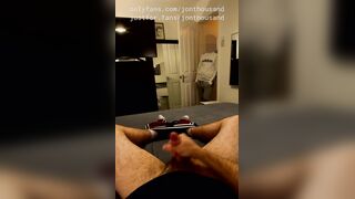 Str8 roomie dont give a shag what he observes