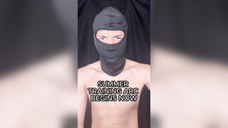 Lad Flashes off his physique