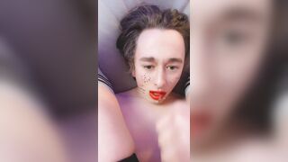 femboy jizzes in his own hatch