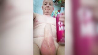 gulping 0.5L beer in the bath