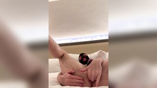 Finger-banging and degustating my fleshy backside till I jizz