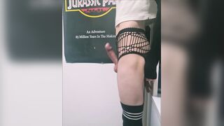 Femboy spunking handsfree