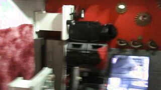 Morenito apenas +legitimate se masturba bien cachondo mientras todos duermen