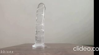 una giocata meravogliosa con il mio amico di silicone e sborrata finale