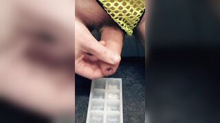 Cuming in an ice tray