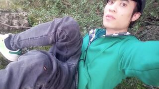 Jon Arteen lads delicate wanks outdoor, caught or not