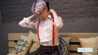 Purple Haired Twunk Karol Gajda Edges Himself To Grubby Ejaculation!