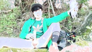Twunk attempts to wank off outdoors in nature but concluded in a wrecked ejaculation