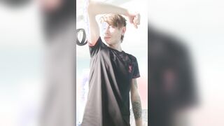 Super-fucking-hot Scouser jerk in the warmth