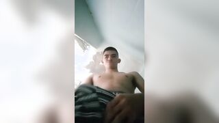 Lástima que estoy solo en la ducha por que me gustaría ponértelo en tu cara.