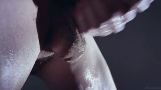 Guy with monstrous oily spunk-pump cramming up his love glove with spunk