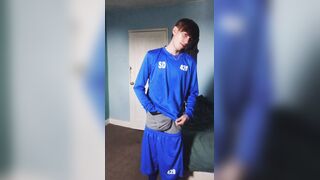 Warm jack and jizm in football kit - go on nuzzle em