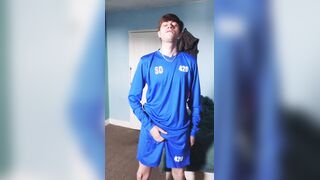 Warm jack and jizm in football kit - go on nuzzle em