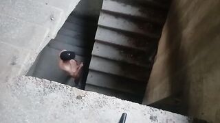 A completly naked hetero stud chav drains off and finishes off in an deserted house while no one is eyeing.