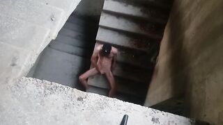 A completly naked hetero stud chav drains off and finishes off in an deserted house while no one is eyeing.