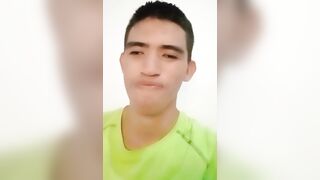 Solo en mi habitación y para completar esta haciendo demasiada calor.