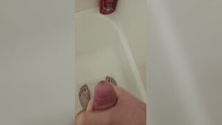Ferocious solo sesh fuels jizm geyser bathroom