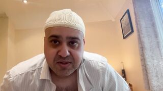 Muslim Insane imam