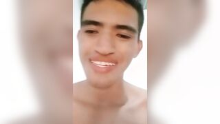 Esta haciendo demasiada calor y tengo demasiadas ganas.