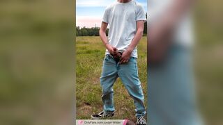 HE FAPS OFF IN A PUBLIC PARK!! /// Jordan Nastier