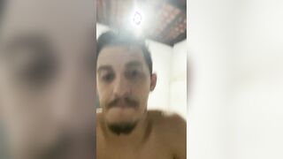 Mastubacao na cadeira.